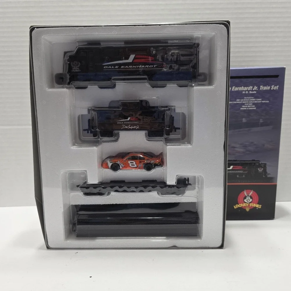 Dale Earnhardt Jr H.O. 2002 Looney Tunes & Tribute Concert Train Sets 1:64 NIB